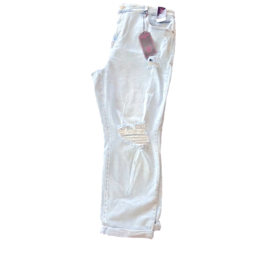 𝅺Super High Rise Mom Jeans, NWT. Plus Size 19